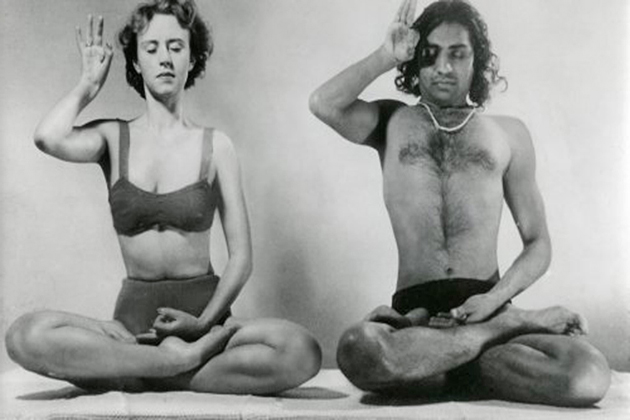 1941-vintage-yoga-an-indian-man-a-european-woman-practicing-yoga-rare-photo-history-1